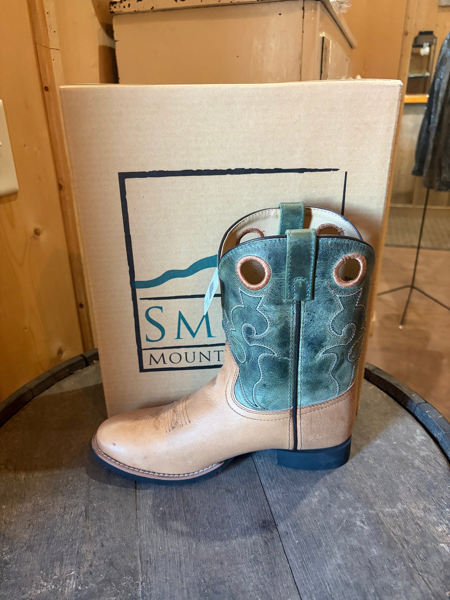 Round Toe Boots