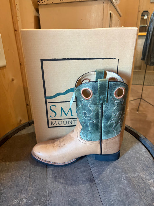 Round Toe Boots