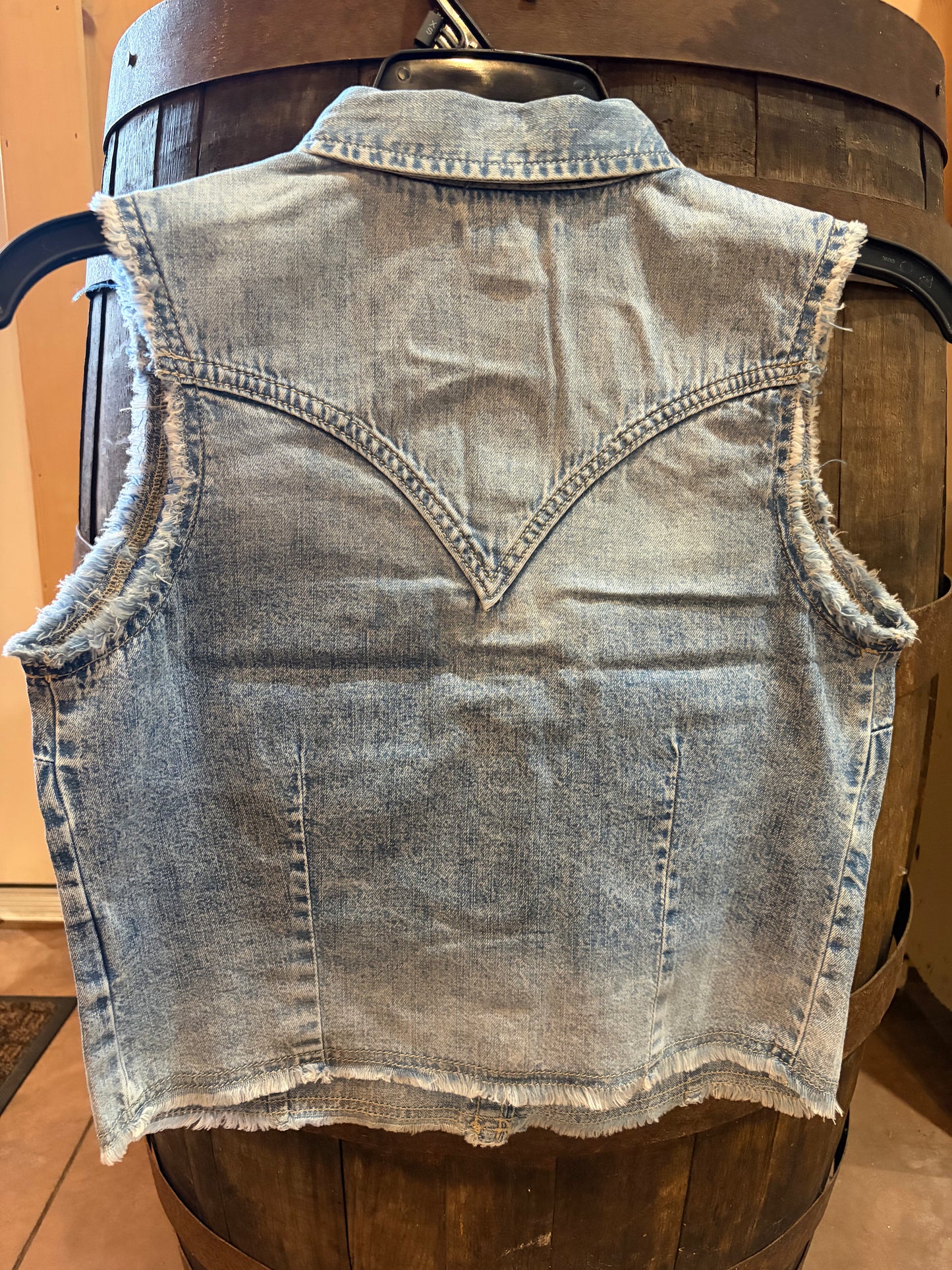 Retro Sleeveless Denim Snap Shirt